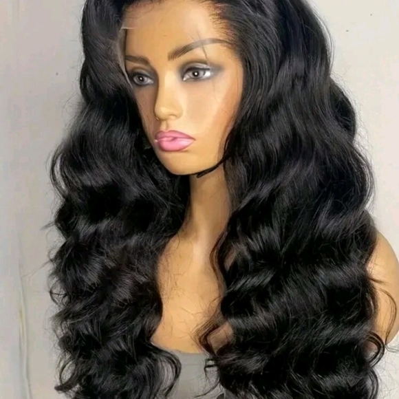 Luxurious Black Wavy Hair Wig